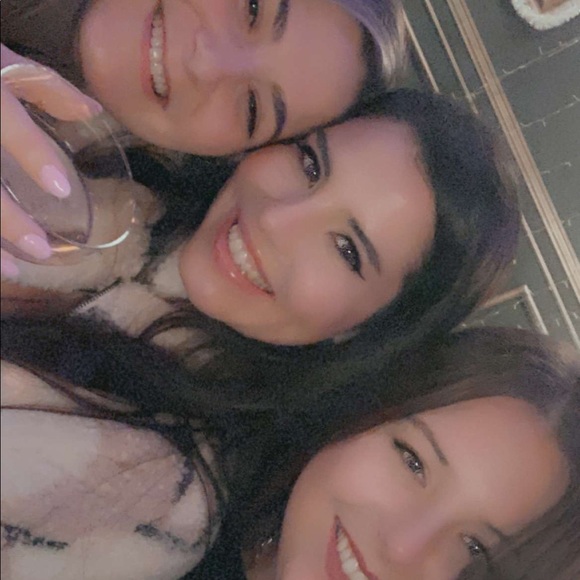 Meet your posher, Jordyn - Picture 4 of 16